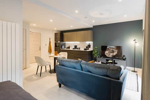 REF - 11-EM222 - 1 of 1