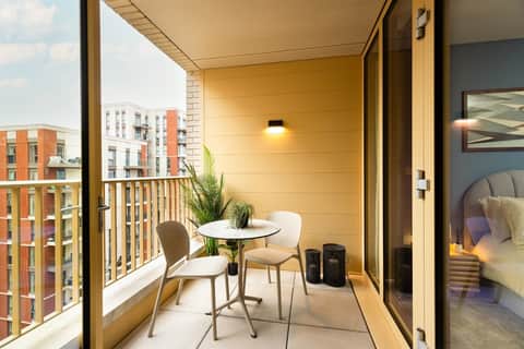 REF - 10-E2028 - 1 of 1