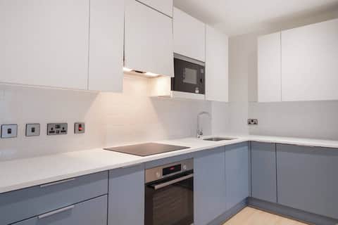 The Oakgate, Surrey, KT22 7RZ - 1 of 14