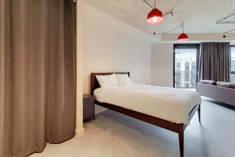 1109 The Robinson West - 1 of 1