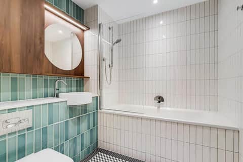 125 Madison East - 1 of 1