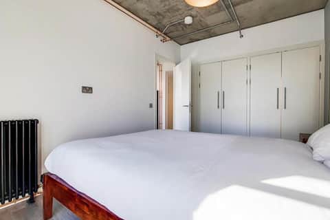 1377 Ferrum - 1 of 1